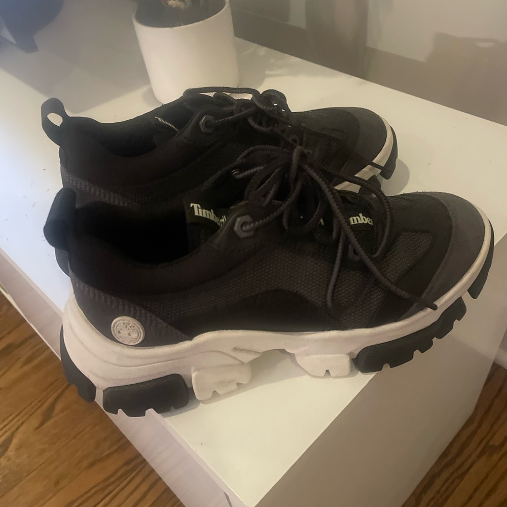 Timberland sneakers size 6W